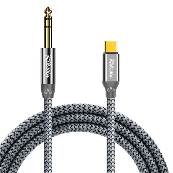 Are gold plated aux cords better?