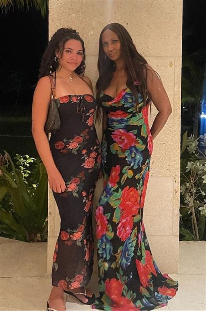 Are Lexi and Cassie twins?