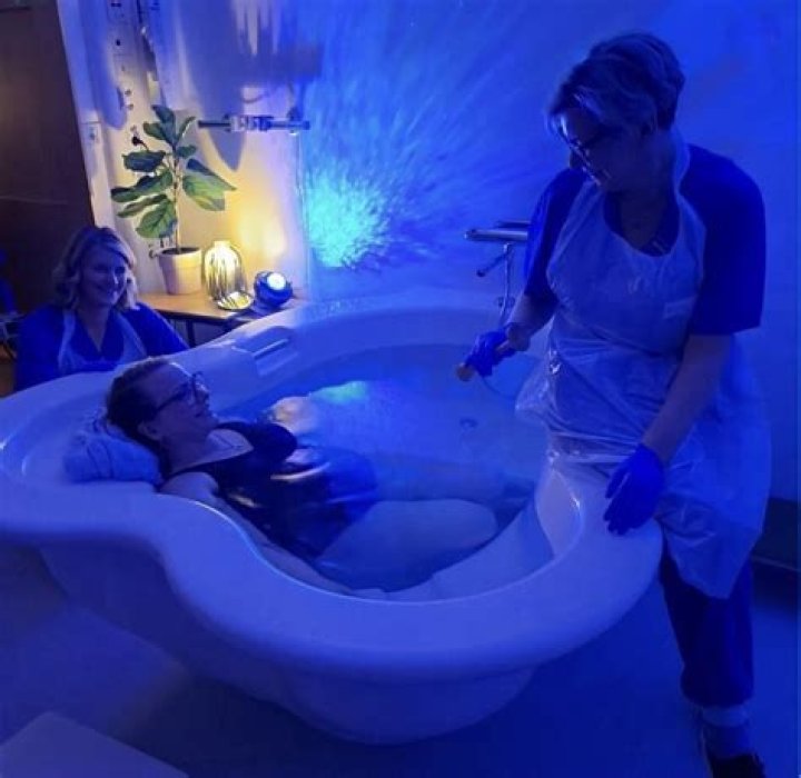 Can birthing pools partner?
