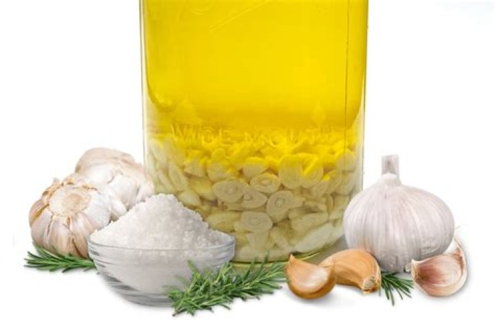 Can garlic infused oil cause botulism?