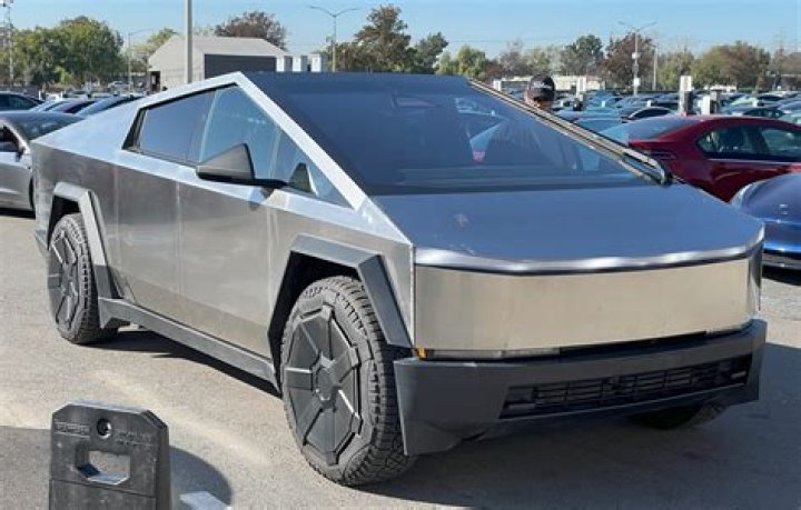 Can Tesla track stolen vehicles?