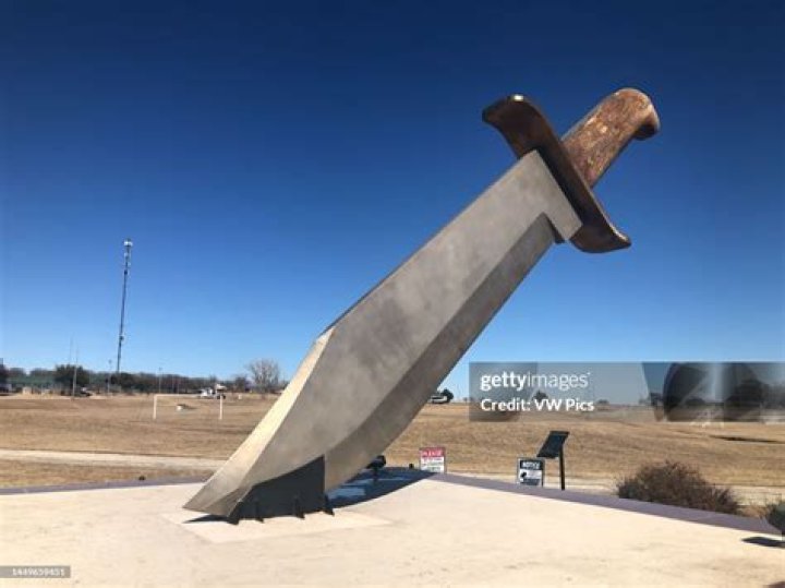 Can you carry a Bowie knife in Texas?