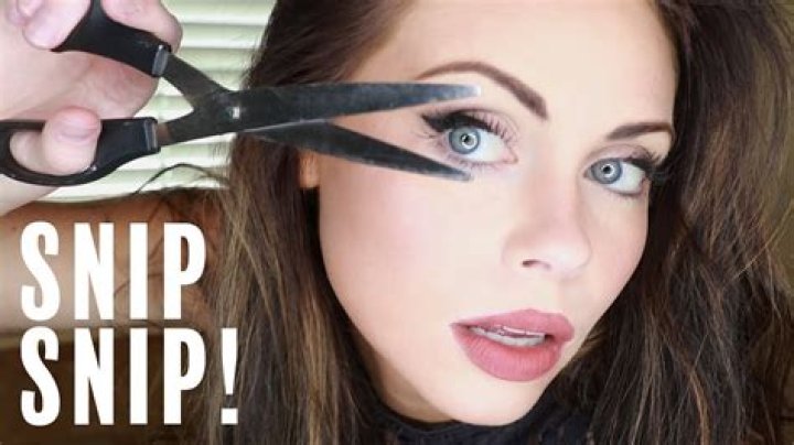 Can you cut your eyelashes?