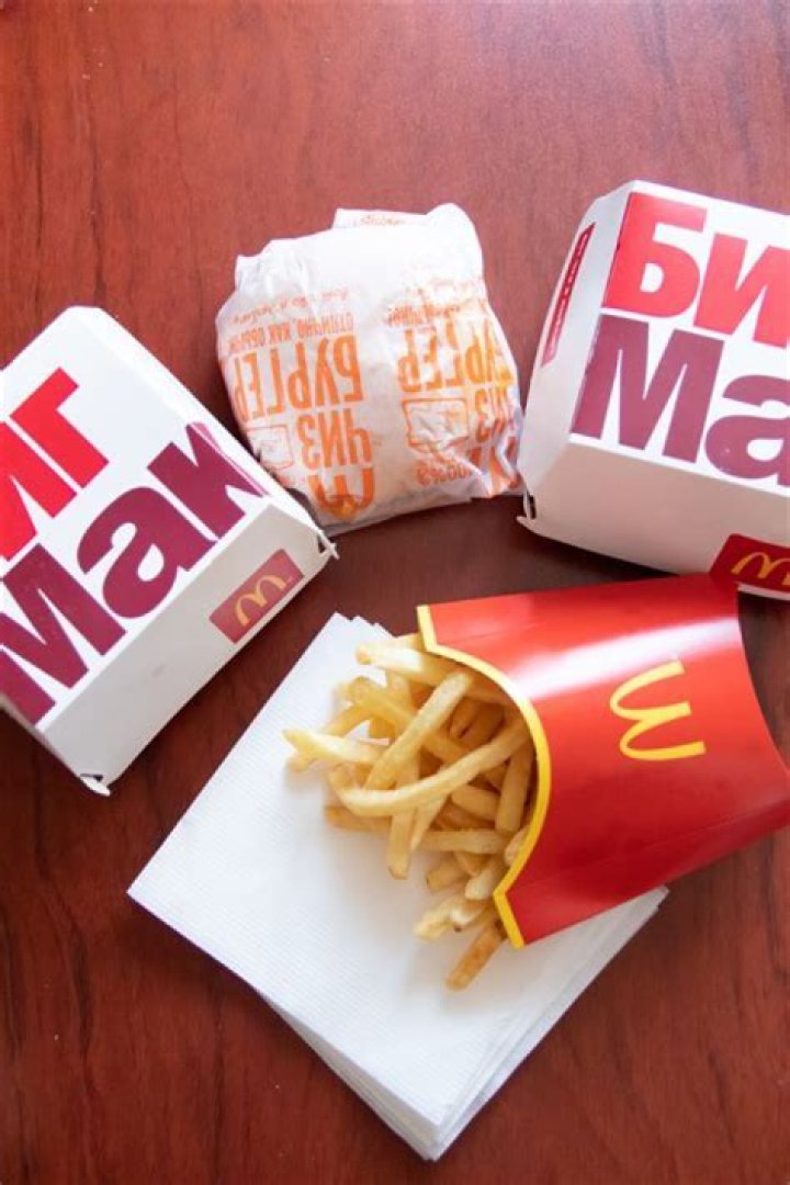 Can you put Mcdonalds wrappers in the microwave?