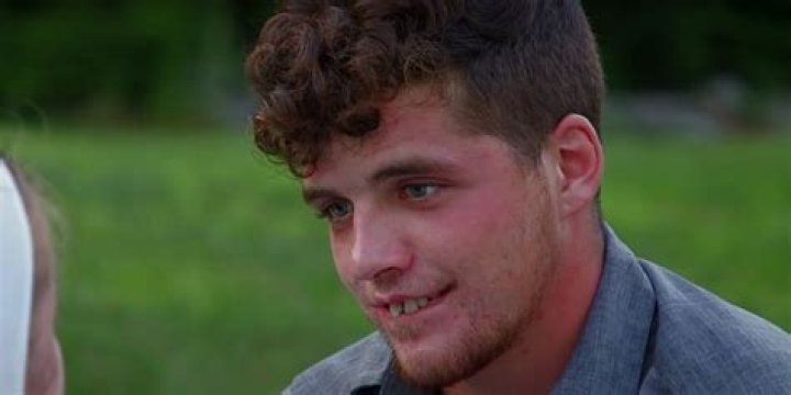 Did Daniel from Return to Amish get his teeth fixed?