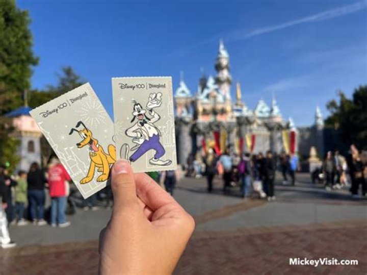 Did Disneyland remove masks?