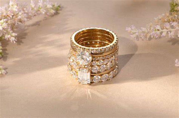 Do burglars rings stack?