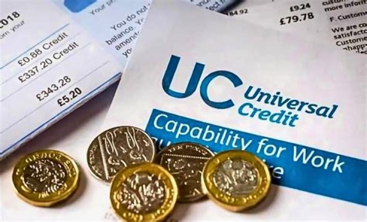 Do pensions count as savings for universal credit?