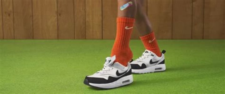 Does Nike give to charity?