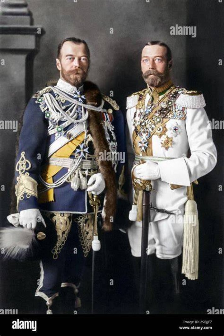 How are King George V and Tsar Nicholas related?