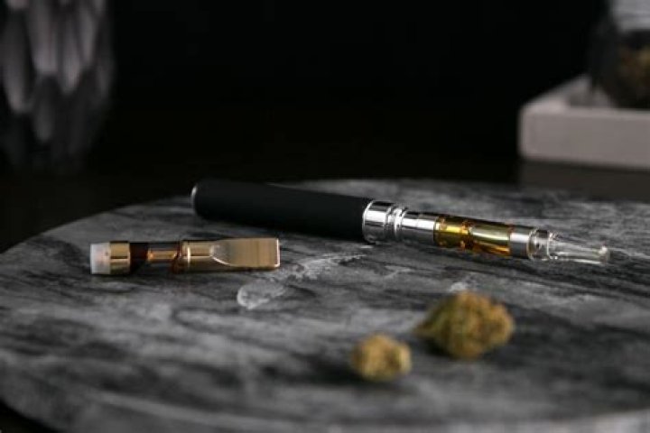 How can I make a homemade vape?