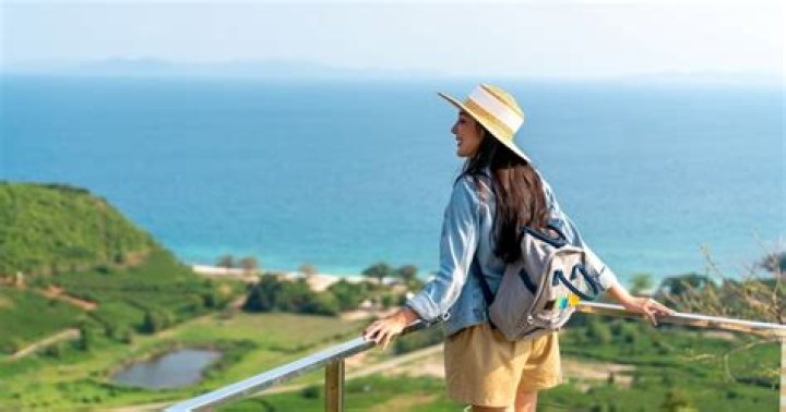 How long can travellers stay on public land?