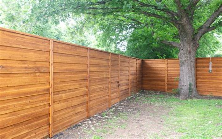 How long do wooden fence posts last?