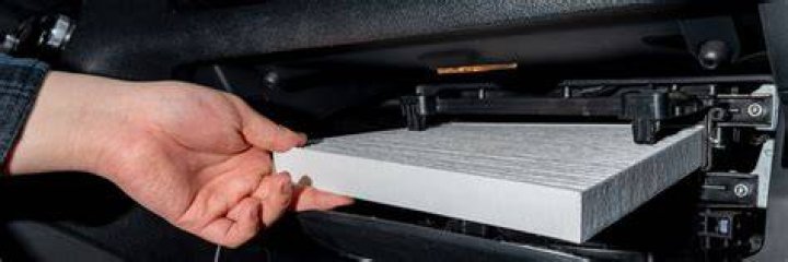 How much does it cost to change cabin filter?