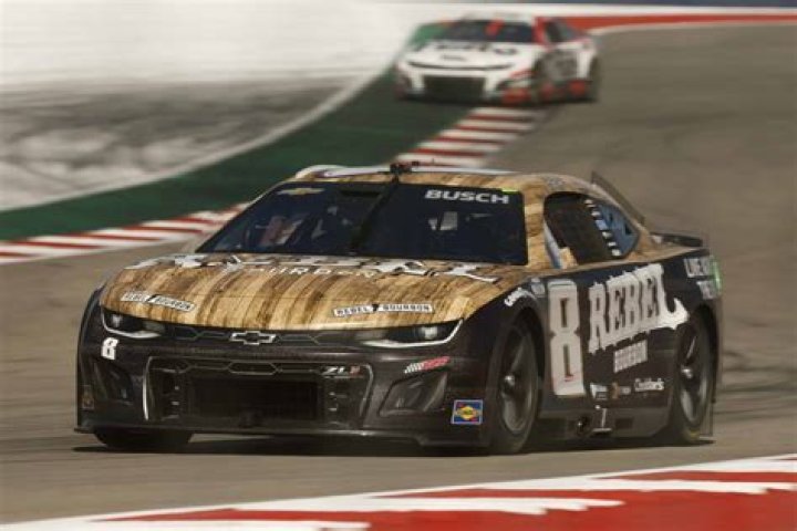 How tall is Kyle Busch the race car driver?
