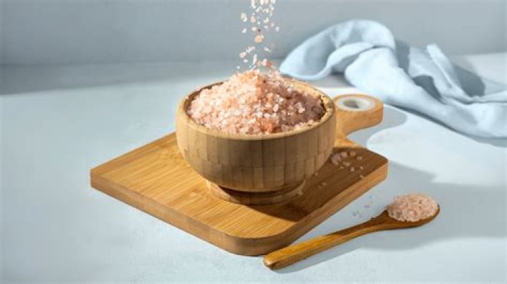 Is honey and salt good for your face?