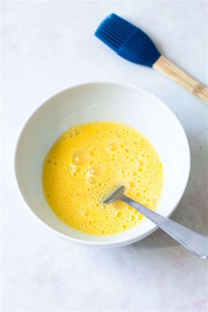 Is it better to brush pastry with egg or milk?