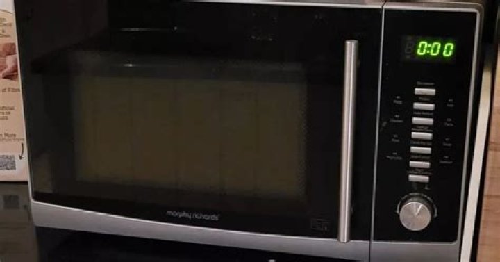 Is it cheaper to run a microwave or oven?