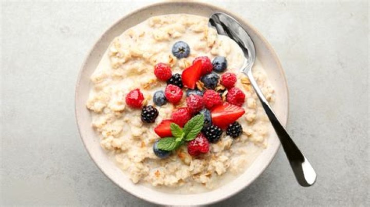 Is it healthier to eat oatmeal with milk or water?