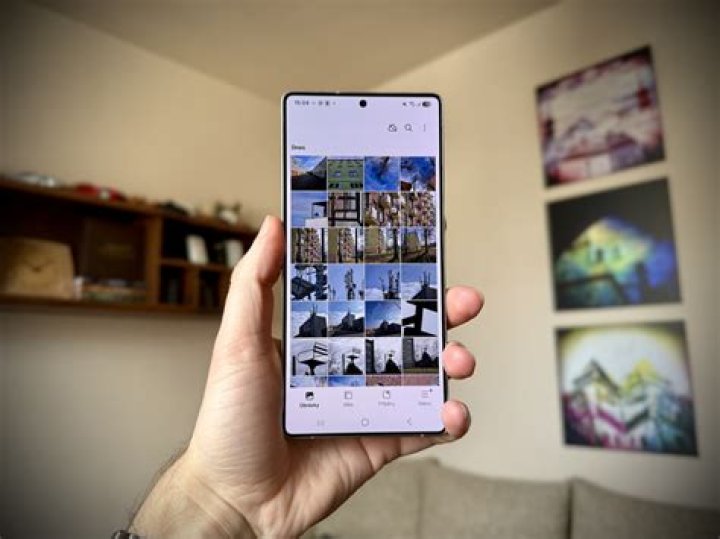 Is Samsung deleting my gallery?