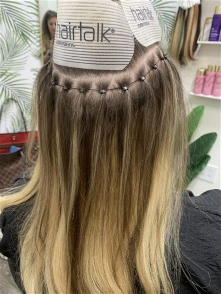 Who was first to wear hair extensions?