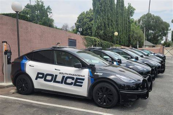 Why do some cop cars only have blue lights?