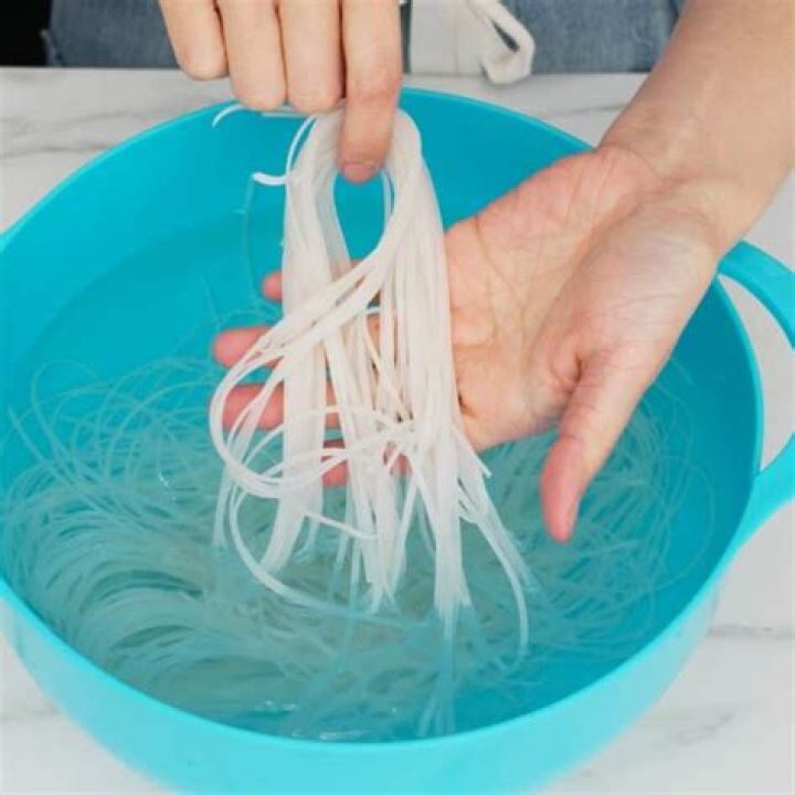 Why do you rinse noodles in cold water?